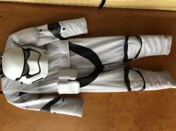Hlavní foto k inzerátu č. 102252 - Prodám kostým starwars Clone trooper od Disney....