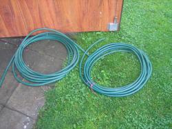 Hlavní foto k inzerátu č. 102399 - Prodam 2usy zahradni hadice 2x 12m, velikost pu...