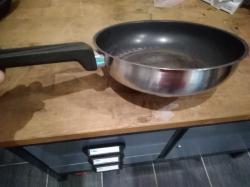 Hlavní foto k inzerátu č. 103796 - Prodám pánev   Cena 50kč