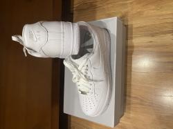 Hlavní foto k inzerátu č. 111411 - Prodám Nike Sportswear Tenisky ¨AIR FORCE 1 LE¨...
