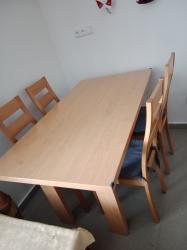 Hlavní foto k inzerátu č. 112958 - Prodám zachovalý jídelní stůl+6 židli, cena 300...