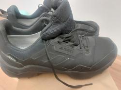 Hlavní foto k inzerátu č. 126312 - prodám trekovky adidas gore tex,velikost 9,5 UK...