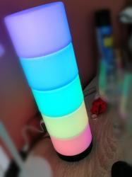 Hlavní foto k inzerátu č. 128927 - Prodám lampu různě měnící barvy. Cena 200,-