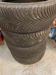Hlavní foto k inzerátu č. 81714 - Prodám pneumatiky na dojetí MICHELIN ALPIN 5 o ...