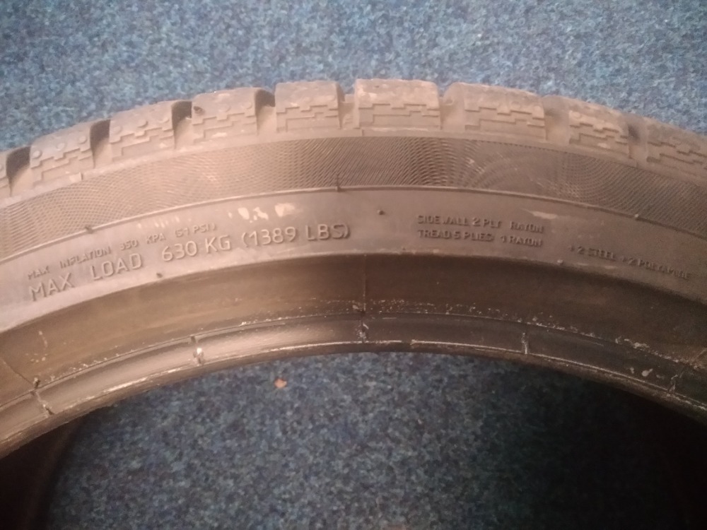 Dobrý den, prodám 2x zimní pneu Continental 225/40 R 18 92 V M.S EXTRA ...