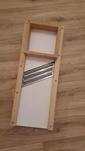 Inzerát č. 138612 - Krouháč zelí. Cena 250,- Kč.