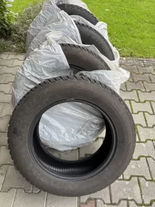 Inzerát č. 138657 - Prodám 4 ks pneu:    Kormoran Snow  215 / 65 R17 99V Zimn...