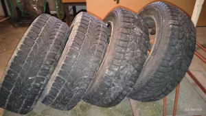 Inzerát č. 138747 - Nabízím 4 ks zimní gumy Nokian na plechových discích  na ...