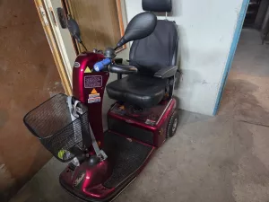 Inzerát č. 138877 - Prodám zachovalý 3 kolový skútr Shoprider City 778 NR, Re...