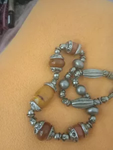 Inzerát č. 139008 - Prodám nahrdelnik s pravými jantary od Baltského more.Kou...