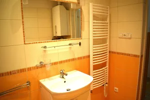 Inzerát č. 139016 - Prodám družstevní byt 1+1 o vel.43m2 v Českém Těšíně .Dům...