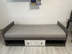 Inzerát č. 139264 - Postel s úložným prostorem a šuplíkem v barevném proveden...