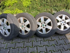 Inzerát č. 139402 - Škoda octaviaII 4x disc plus guma zimní vzorek cca 4mm ne...