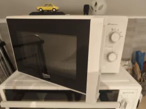 Inzerát č. 139521 - Prodam mikrovlnku znacky beko stari 3 mesice zakoupena v ...
