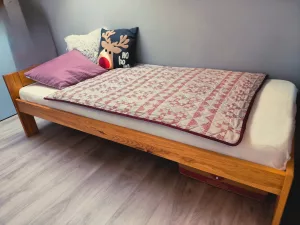 Inzerát č. 142737 - Prodám dřevěnou postel 90x200 + matrace + rošt   Vhodná d...