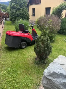 Inzerát č. 139933 - Zdravím, prodám plně funkční zahradní traktor-rider Caste...