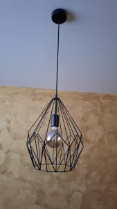 Inzerát č. 139952 - Prodám moderní lustr včetně led žárovky. Max.šířka  30cm,...