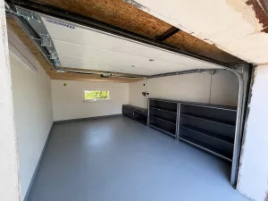 Inzerát č. 139985 - Pronájem garáže v Bystřici, 24 m2 centrum obce. Sekční vr...