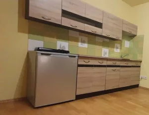 Inzerát č. 140338 - Prodám kuchyňskou linko délka 180 cm (bez ledničky) velmi...