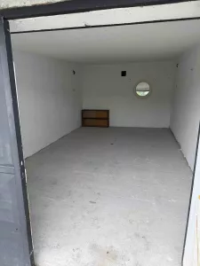 Inzerát č. 140686 - Pronájem garáže 20 m2 U Baránka za tratí v Třinci. Elektř...