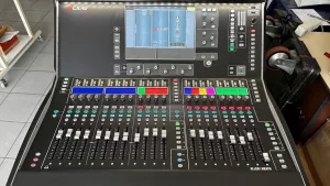 Inzerát č. 140690 - Prodává se sada Allen & Heath DLive C2500 + CDM48 DLive, ...