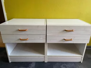 Inzerát č. 140980 - Prodám 2 noční stolky, cena za oba 300,- Kč.