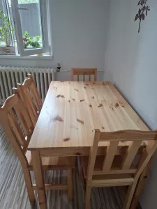 Hlavní foto k inzerátu č. 141101 - Prodám jídelní set  do kuchyně stůl a 3.židle m...