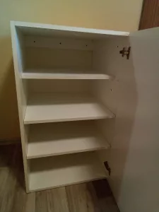 Inzerát č. 141154 - Darují tuto skříňku.Rozměry 60x60, výška 100cm.