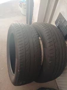 Inzerát č. 141249 - Prodám dvě gumy ROYAL EKO 215-55 R18  99V vzorek 5mm cena...