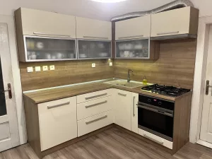 Inzerát č. 141357 - Prodáváme naši kuchyňskou linku používanou 12 let. Nechal...