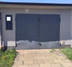 Inzerát č. 141379 - Nabízím k prodeji prostornou garáž 25 m² na pozemku o roz...
