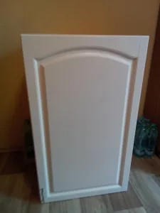 Inzerát č. 141658 - Daruji za odvoz tuto skříňku, bílé barvy.Rozměry 60x60x10...