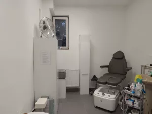 Inzerát č. 141746 - Pedikúra -Manikura, nově v budově za Magistrátem MT, Jabl...