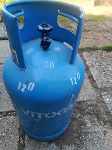 Inzerát č. 141877 - Prodám plnou láhev PB 10 kg.  Cena 1500 Kč.