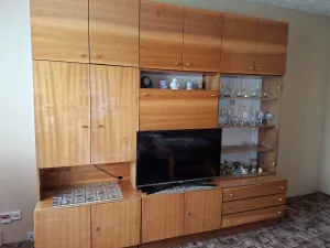 Inzerát č. 141962 - Daruji starší obývací stěnu za odvoz.