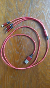 Inzerát č. 142059 - Prodám nepouživaný   USB kabel 3v1. Kabel je opletený opa...