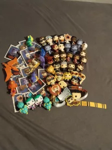 Inzerát č. 142214 - Figurky pro sběratele Pop Kinder Joy.Cena 2000 Kč.