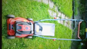 Inzerát č. 142323 - Prodám benzínovou sekačku HECHT 5408.Výkon 1,5kw,2000ot/m...