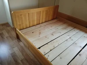 Inzerát č. 142496 - Prodam starsi manzelskou postel vyrobenou z jasanu,rozmer...