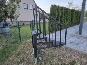 Inzerát č. 142506 - Schody ke klouzačce pro děti  Velmi masivní a stylové  Ce...