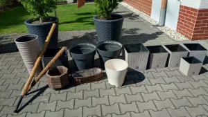 Inzerát č. 142864 - daruji 12 ks květináčů viz foto