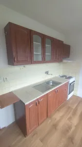 Inzerát č. 143003 - Dobrý den, daruji kuchyňskou linku za odvoz. Vlastní demo...