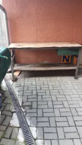 Inzerát č. 143067 - Prodám dílenský stůl - ponk 175x50x85cm. Cena 800 kč.