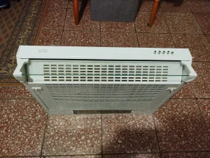 Inzerát č. 143712 - Digestoř s horním vývodem, zánovní. Cena 400,-