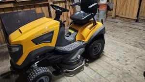 Inzerát č. 143742 - Zahradní traktor Stiga 4x4, hydrostat, dvouvalec. Sečení,...