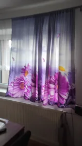 Inzerát č. 143744 - Darují závěs  2x 130x160cm...za čokoládu  Návsi