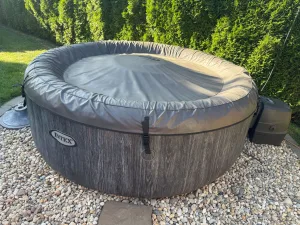 Inzerát č. 143968 - Prodám použitou vířivku zn. Intex vhodnou pro 4 osoby. Vý...