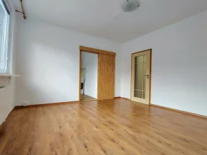 Inzerát č. 144104 - Nabízím k pronájmu byt 2+1 v Třinci, ul. Habrová, 2.NP. B...