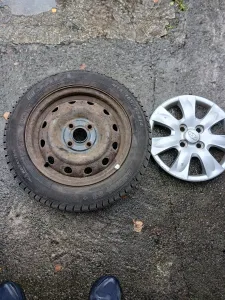 Inzerát č. 144145 - Prodám 4 x zimní kompletní kola plech. R14. 165/65 R14. P...