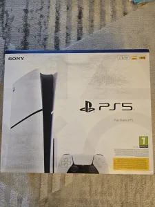 Inzerát č. 144328 - Prodam novy PS 5 1TB s mechanikou a dva ovladače se stoja...